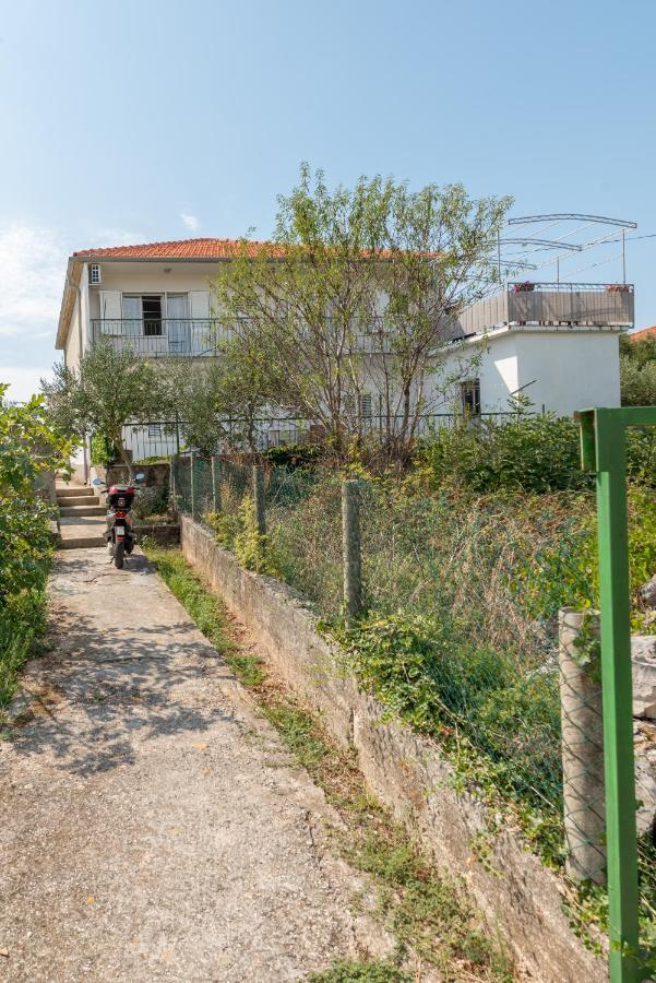 Apartments By The Sea Slatine, Ciovo - 11047 المظهر الخارجي الصورة