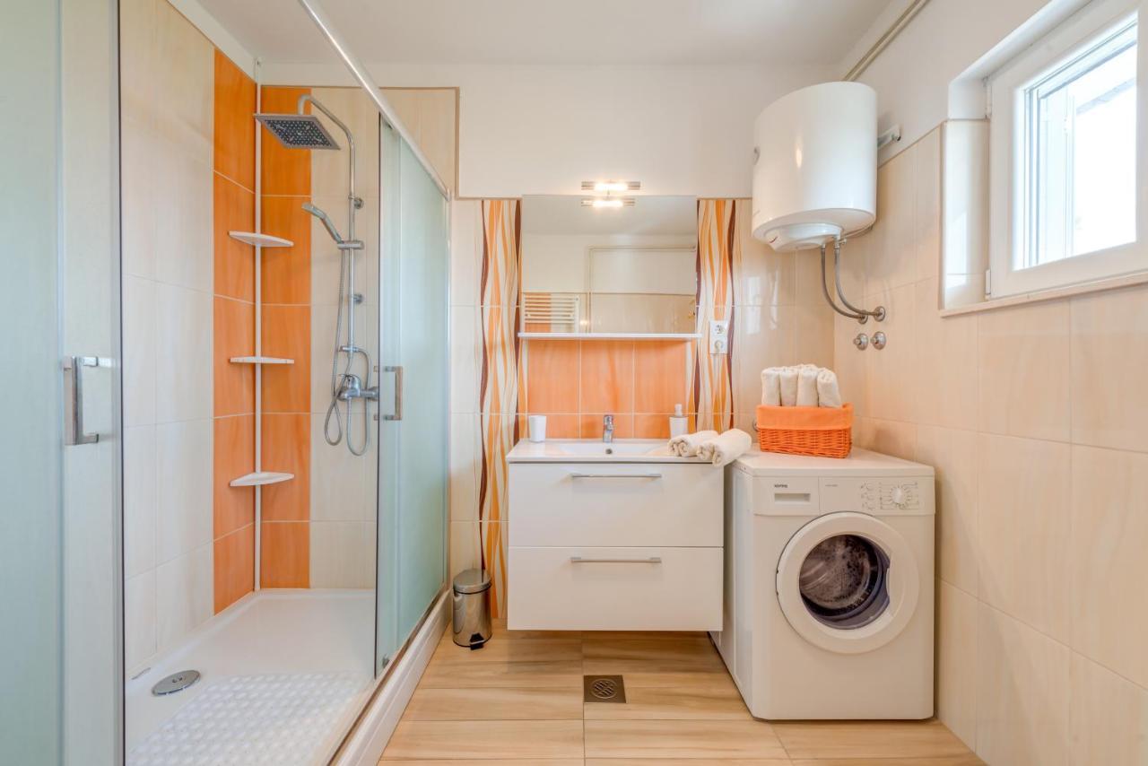Apartments By The Sea Slatine, Ciovo - 11047 المظهر الخارجي الصورة