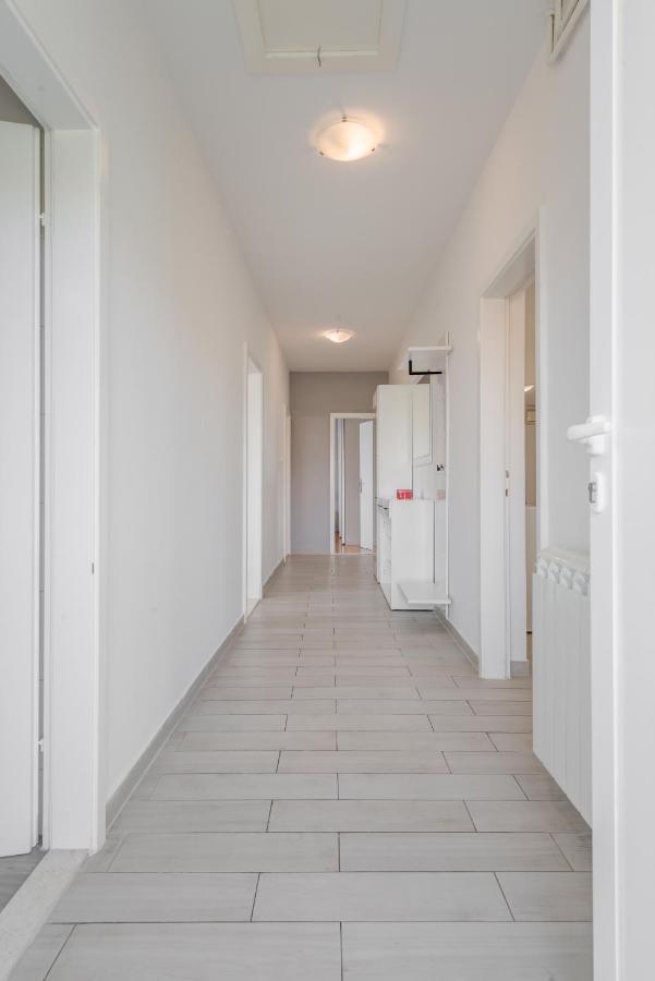 Apartments By The Sea Slatine, Ciovo - 11047 المظهر الخارجي الصورة