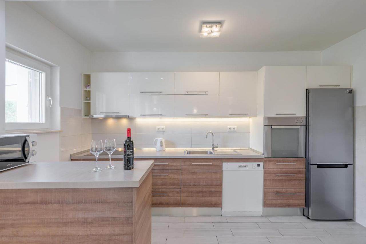 Apartments By The Sea Slatine, Ciovo - 11047 المظهر الخارجي الصورة