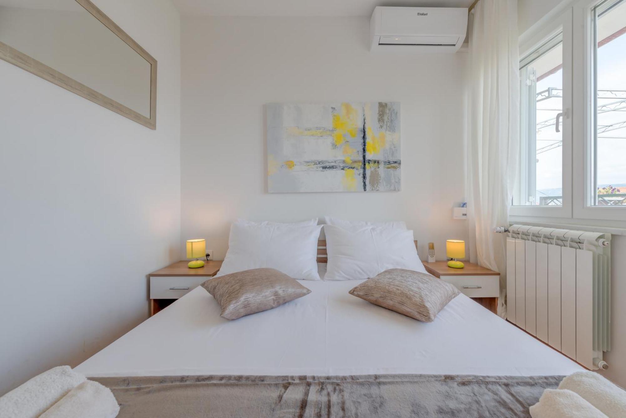 Apartments By The Sea Slatine, Ciovo - 11047 الغرفة الصورة