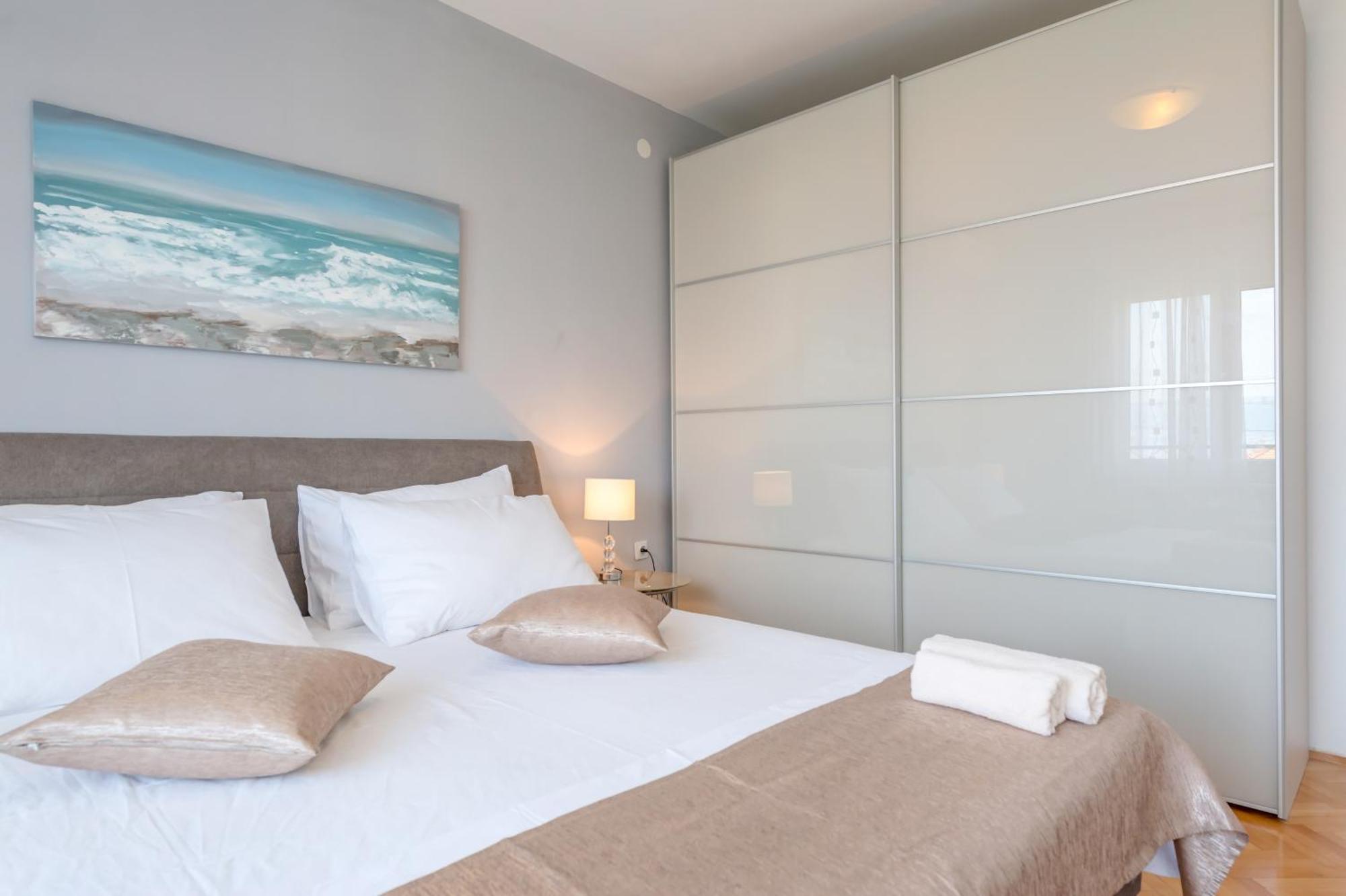 Apartments By The Sea Slatine, Ciovo - 11047 الغرفة الصورة