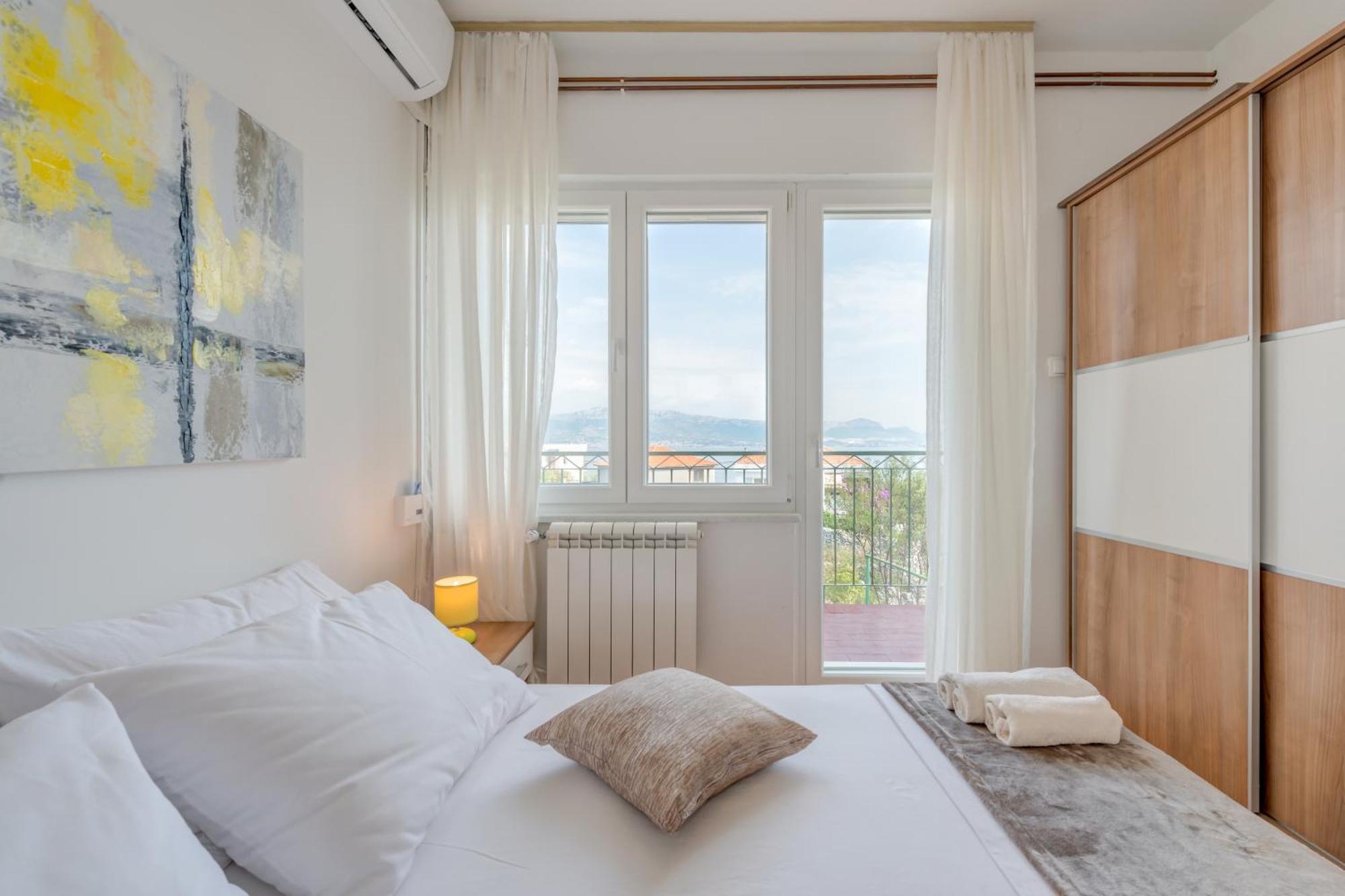Apartments By The Sea Slatine, Ciovo - 11047 الغرفة الصورة