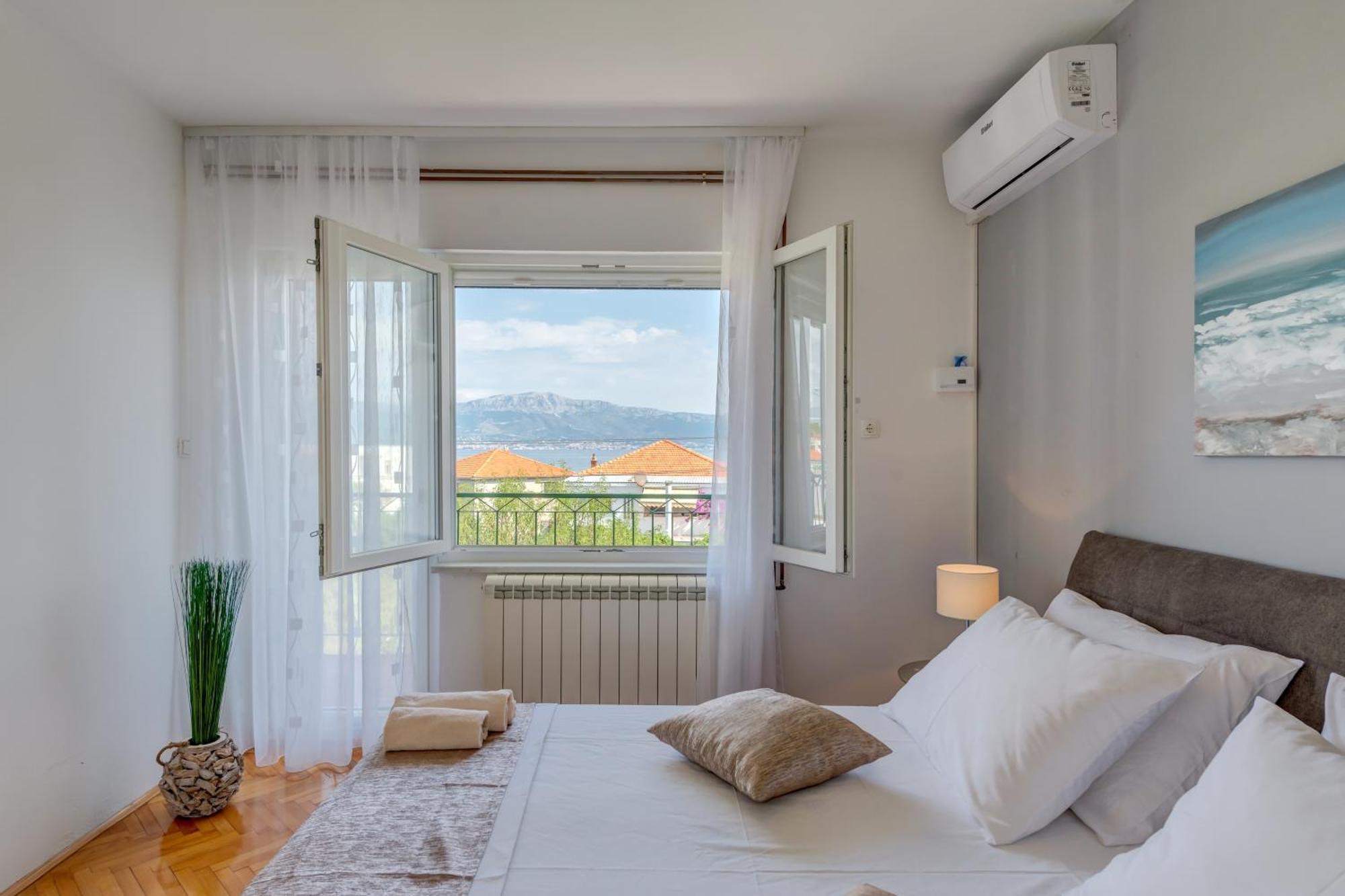 Apartments By The Sea Slatine, Ciovo - 11047 الغرفة الصورة